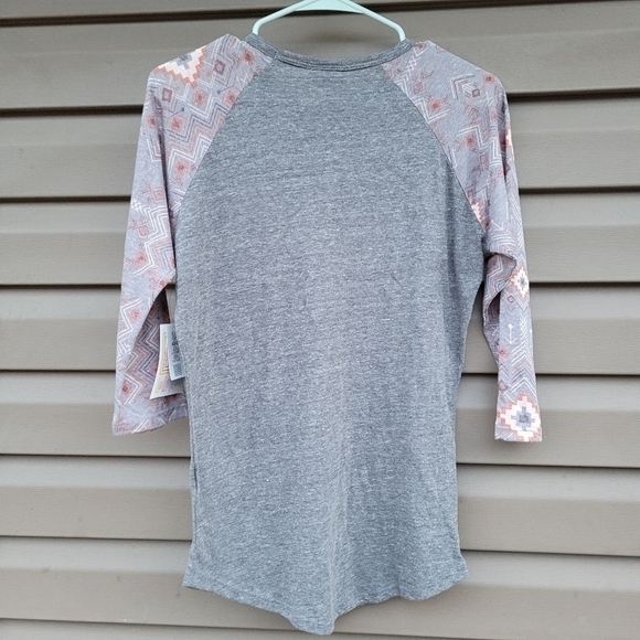 NWT LulaRoe Randy Tee - Picture 2 of 4